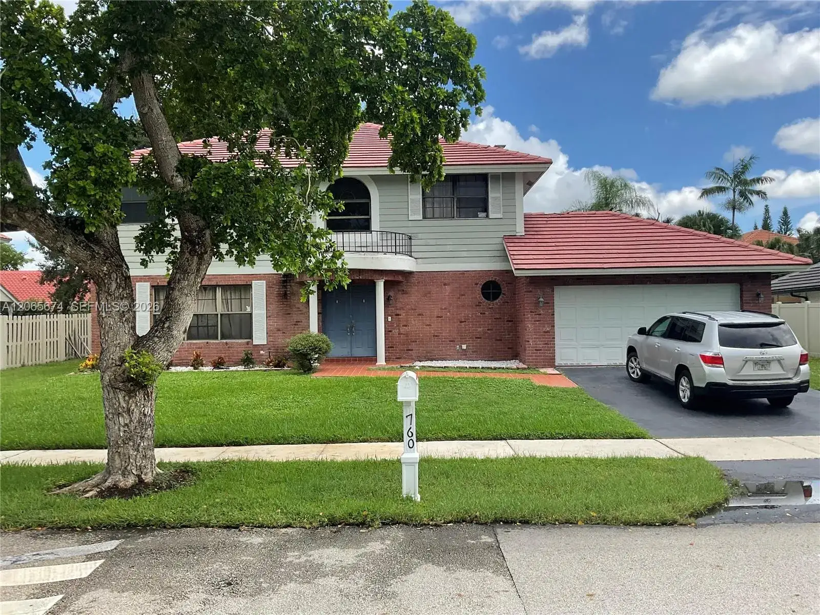 4 bedroom 2 bath Residential for sale at 760 Blue Ridge Way, Davie FL 33325