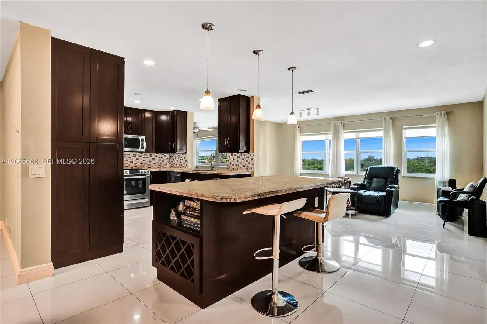 3 bedroom 2 bath Residential for sale at 215 SE 3rd Ave # 501C, Hallandale Beach FL 33009