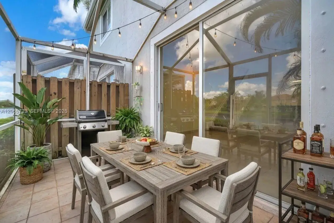 3 bedroom 2 bath Residential Lease for rent at 3698 San Simeon Cir, Weston FL 33331