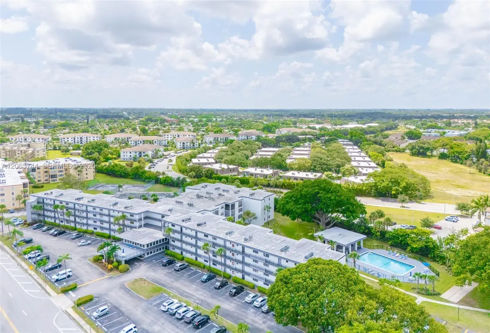 2 bedroom 2 bath Residential for sale at 9233 SW 8th St # 208, Boca Raton FL 33428