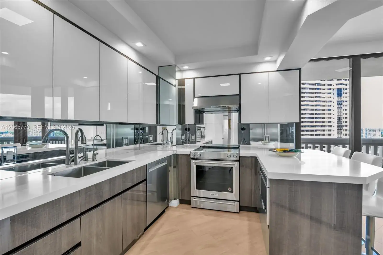 3 bedroom 2 bath Residential for sale at 2000 Island Blvd # 2006, Aventura FL 33160