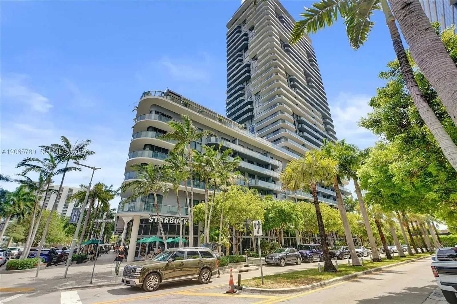 1 bedroom 2 bath Residential for sale at 121 NE 34th St # 2705, Miami FL 33137