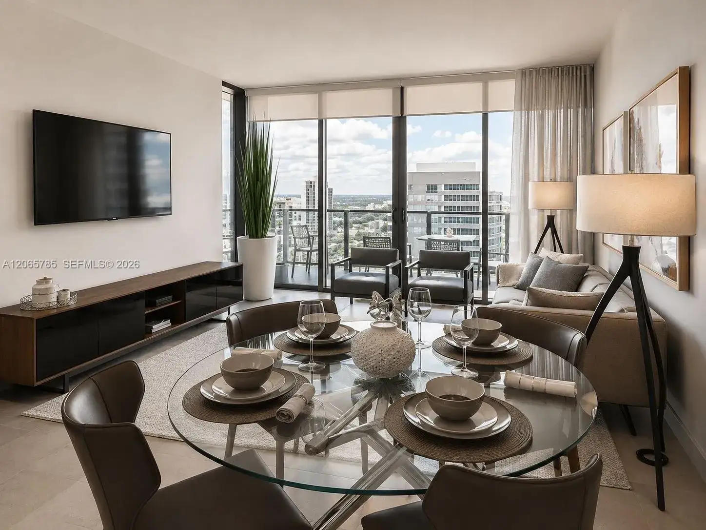 1 bedroom 1 bath Residential Lease for rent at 88 SW 7th St # 1908, Miami FL 33130
