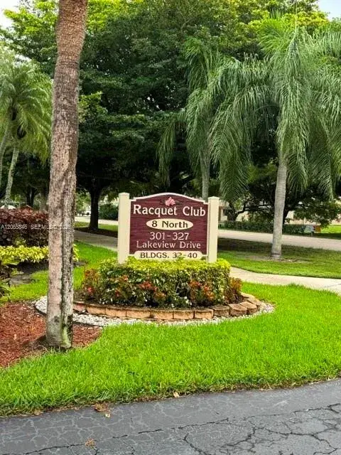 2 bedroom 2 bath Residential for sale at 301 Lakeview Dr # 102, Weston FL 33326
