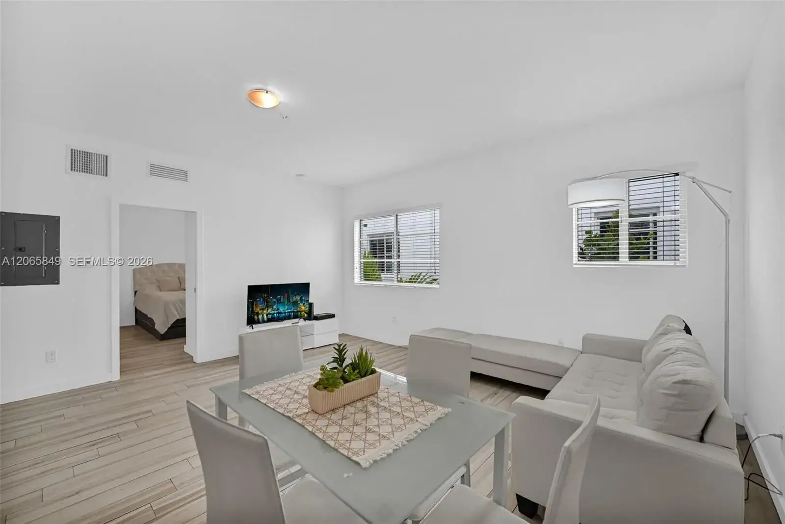 1 bedroom 1 bath Residential for sale at 1560 Meridian Ave # 207, Miami Beach FL 33139