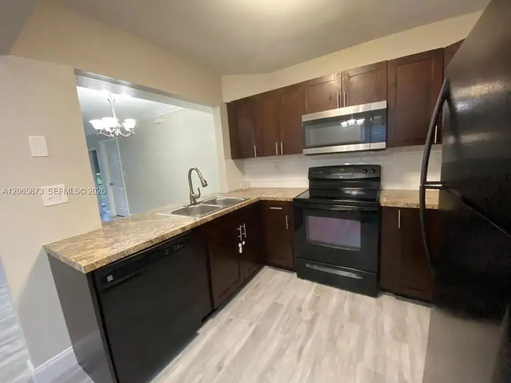 2 bedroom 2 bath Residential for sale at 446 NE 210th Cir Ter # 6A, Miami FL 33179
