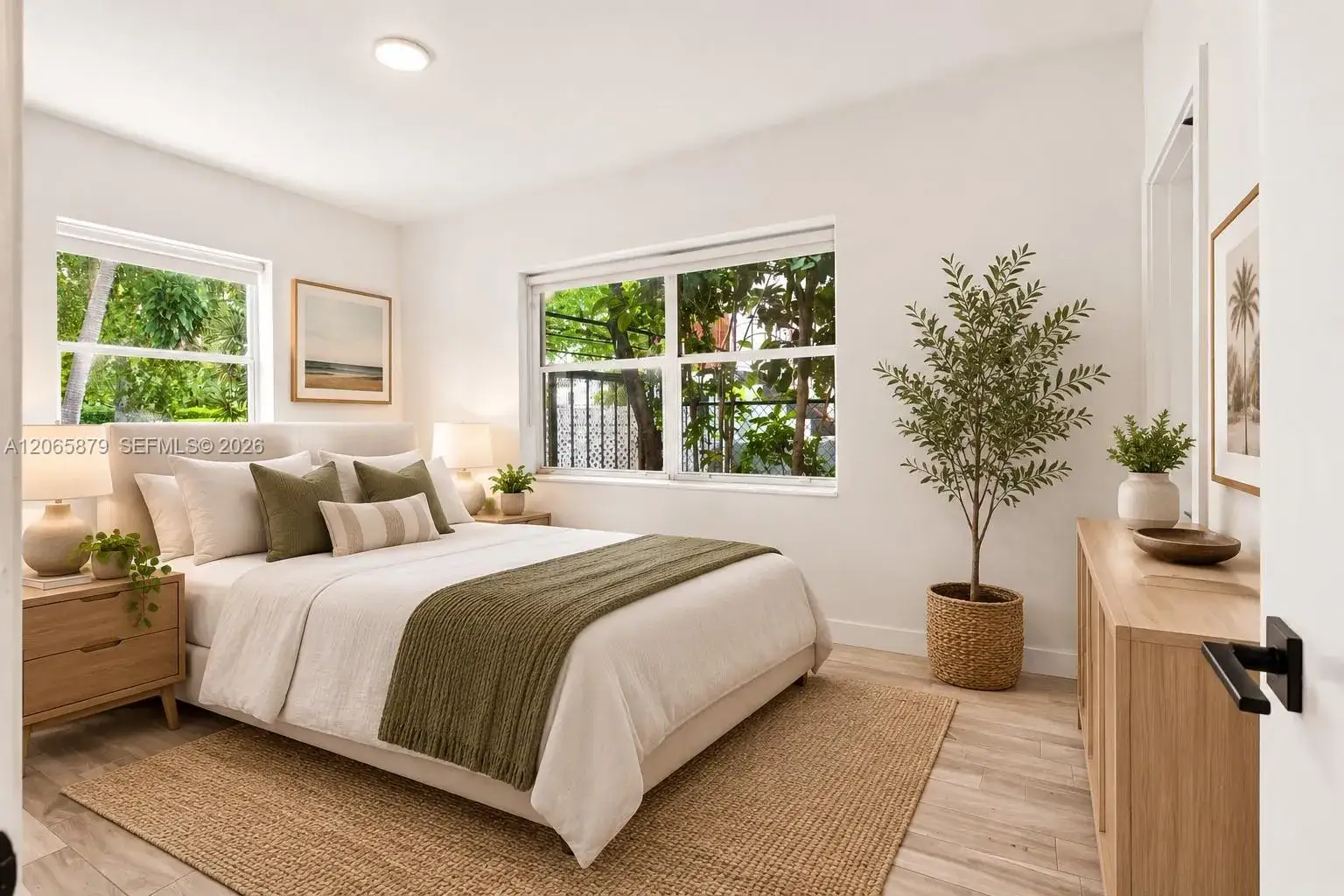 2 bedroom 1 bath Residential Lease for rent at 1000 7th St # 10, Miami Beach FL 33139