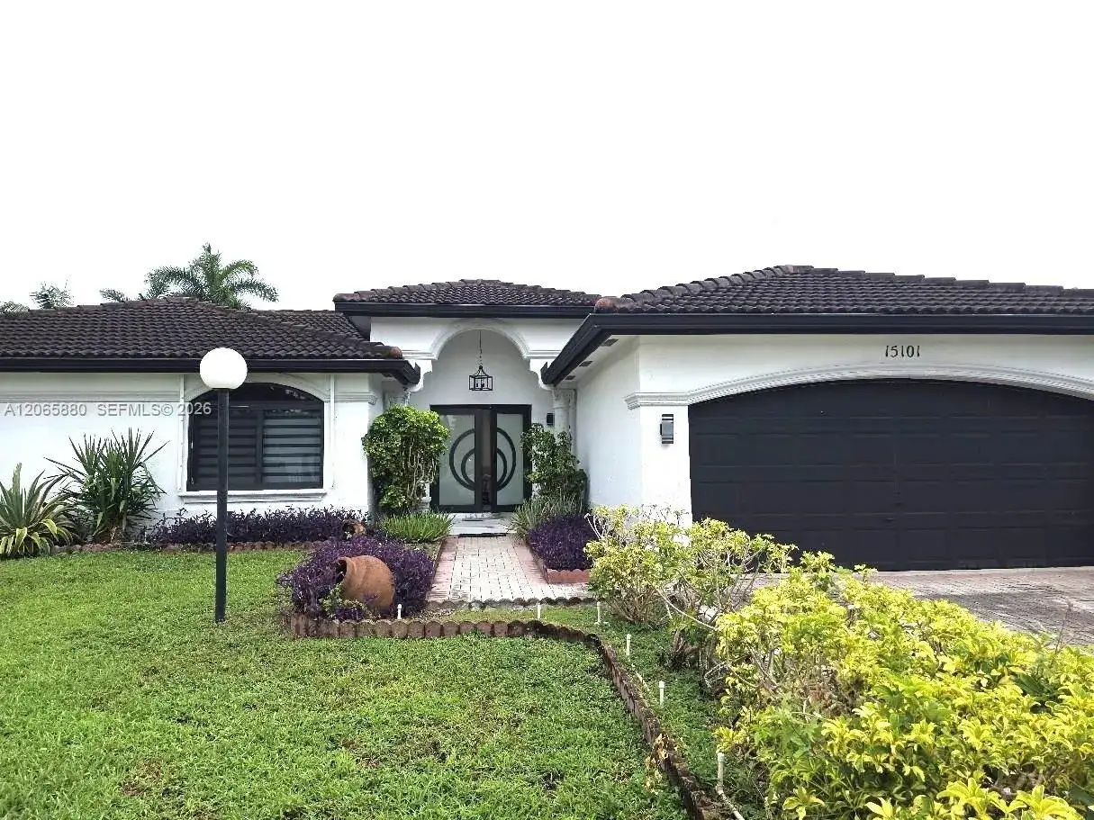 3 bedroom 2 bath Residential for sale at 15101 SW 180th Ter, Miami FL 33187