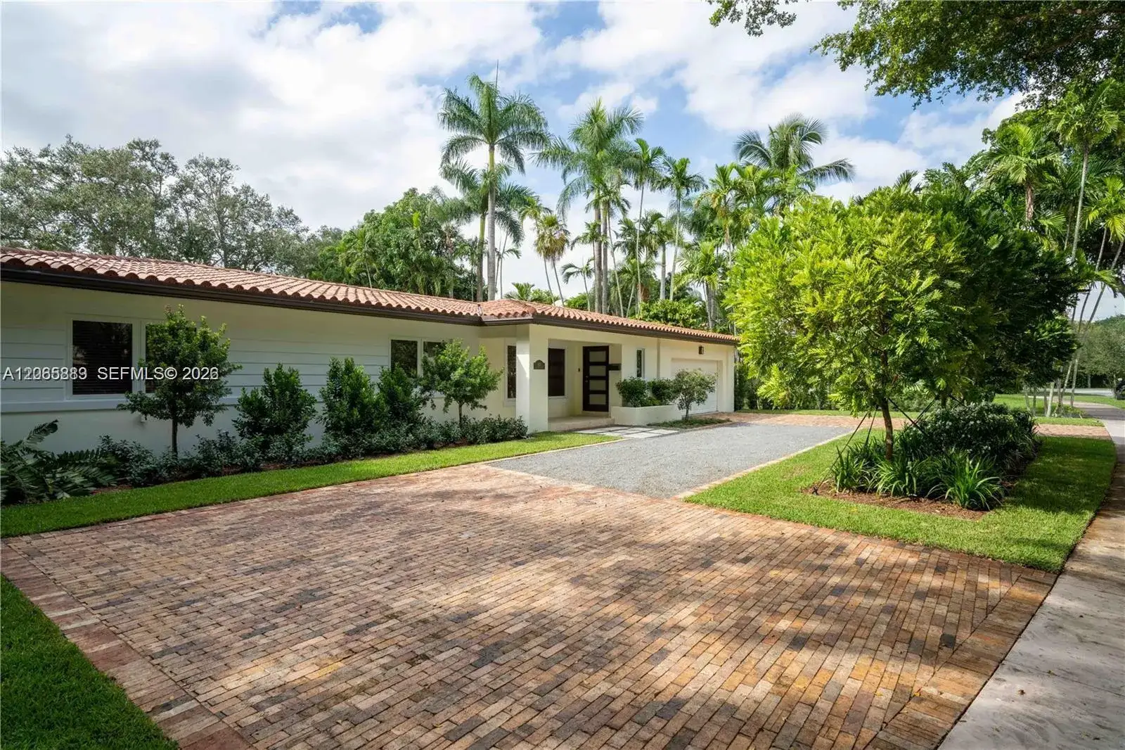 4 bedroom 3 bath Residential Lease for rent at 4150 Monserrate St # 4150, Coral Gables FL 33146