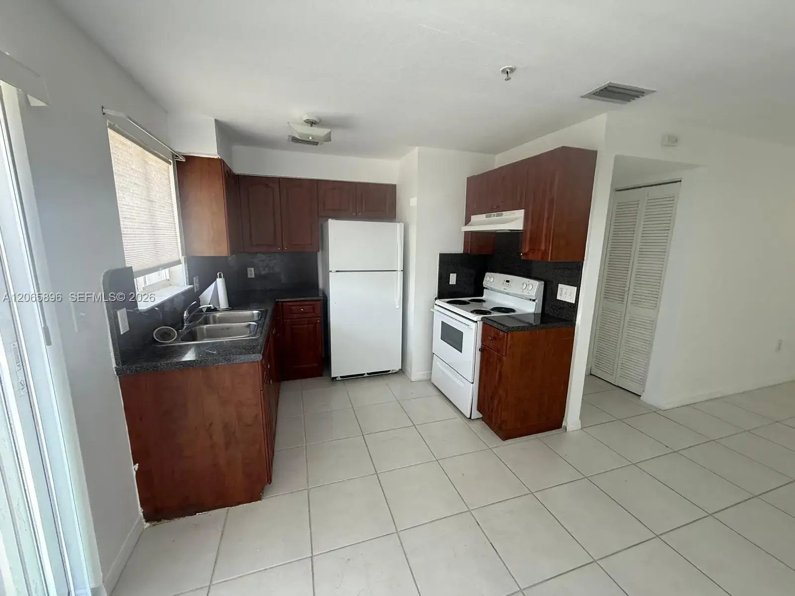 1 bedroom 1 bath Residential Lease for rent at 1453 SW 3 ST # 303, Miami FL 33135