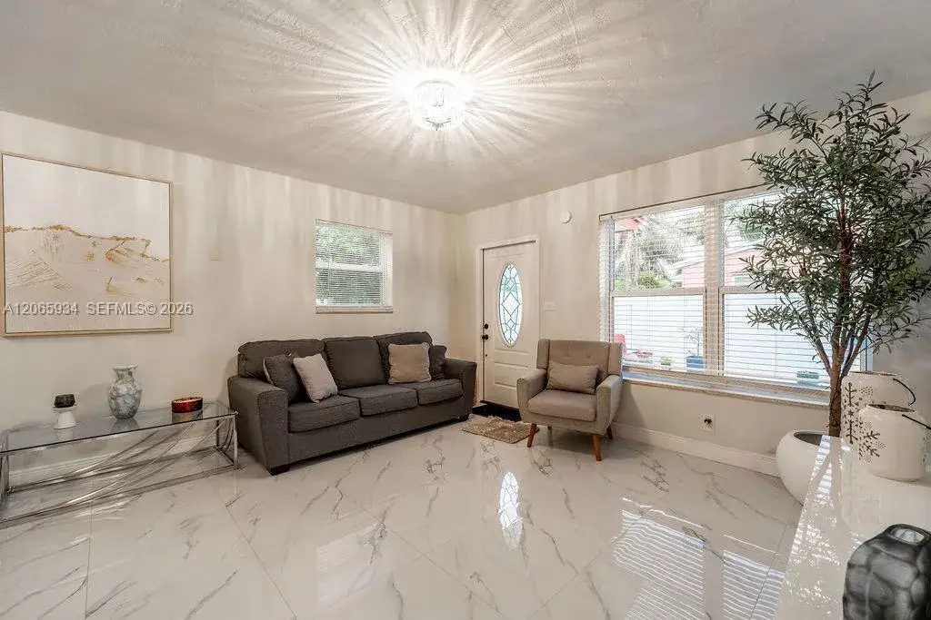 1600 N 68th Ave, Hollywood FL 33024
