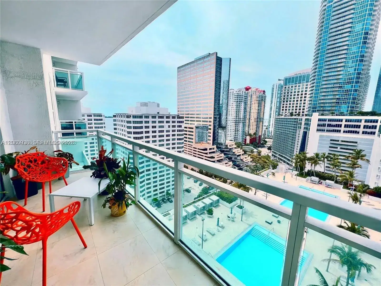 2 bedroom 2 bath Residential for sale at 950 Brickell Bay Dr # 1807, Miami FL 33131