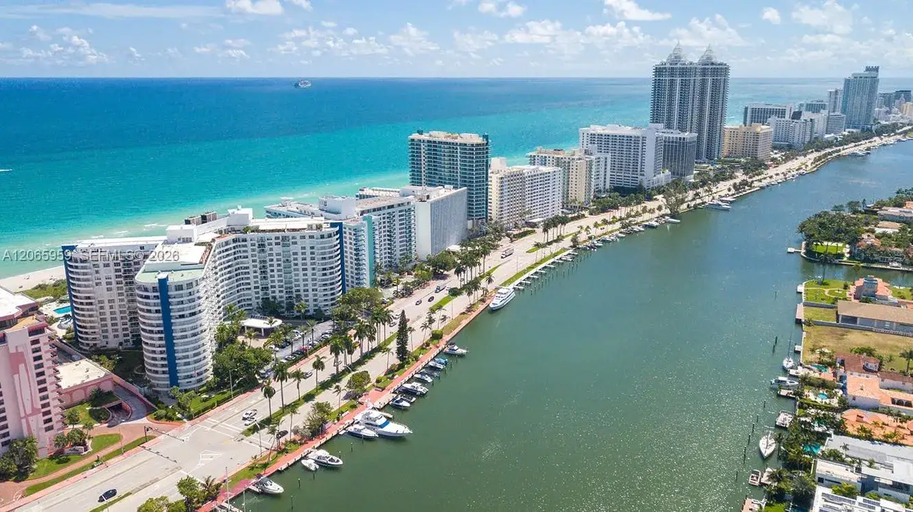 2 bedroom 2 bath Residential Lease for rent at 5161 Collins Ave # 306, Miami Beach FL 33140