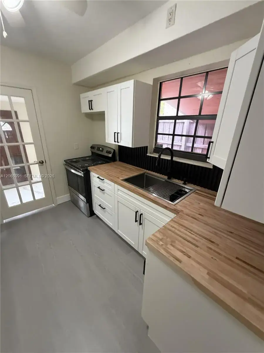 1 bedroom 1 bath Residential Lease for rent at 2424 SW 21st Ter, Miami FL 33145