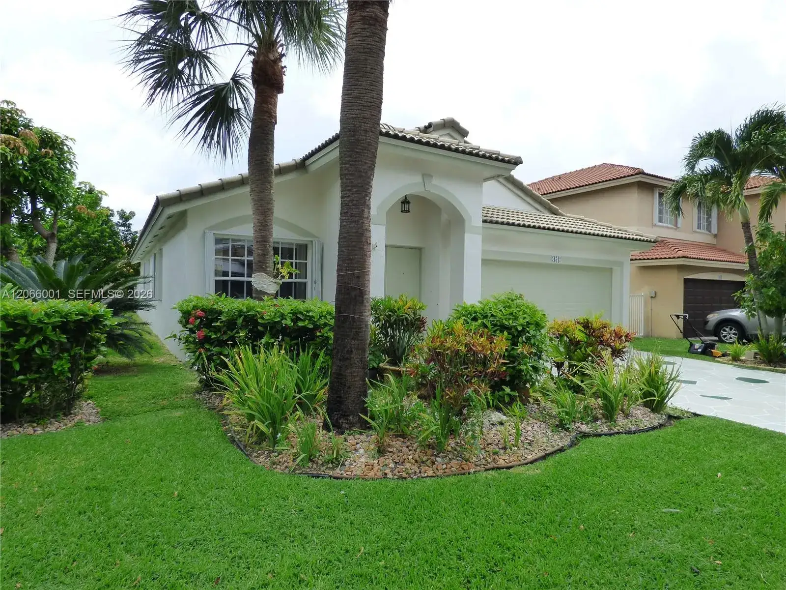 3 bedroom 2 bath Residential for sale at 474 SW 205th Ave, Pembroke Pines FL 33029
