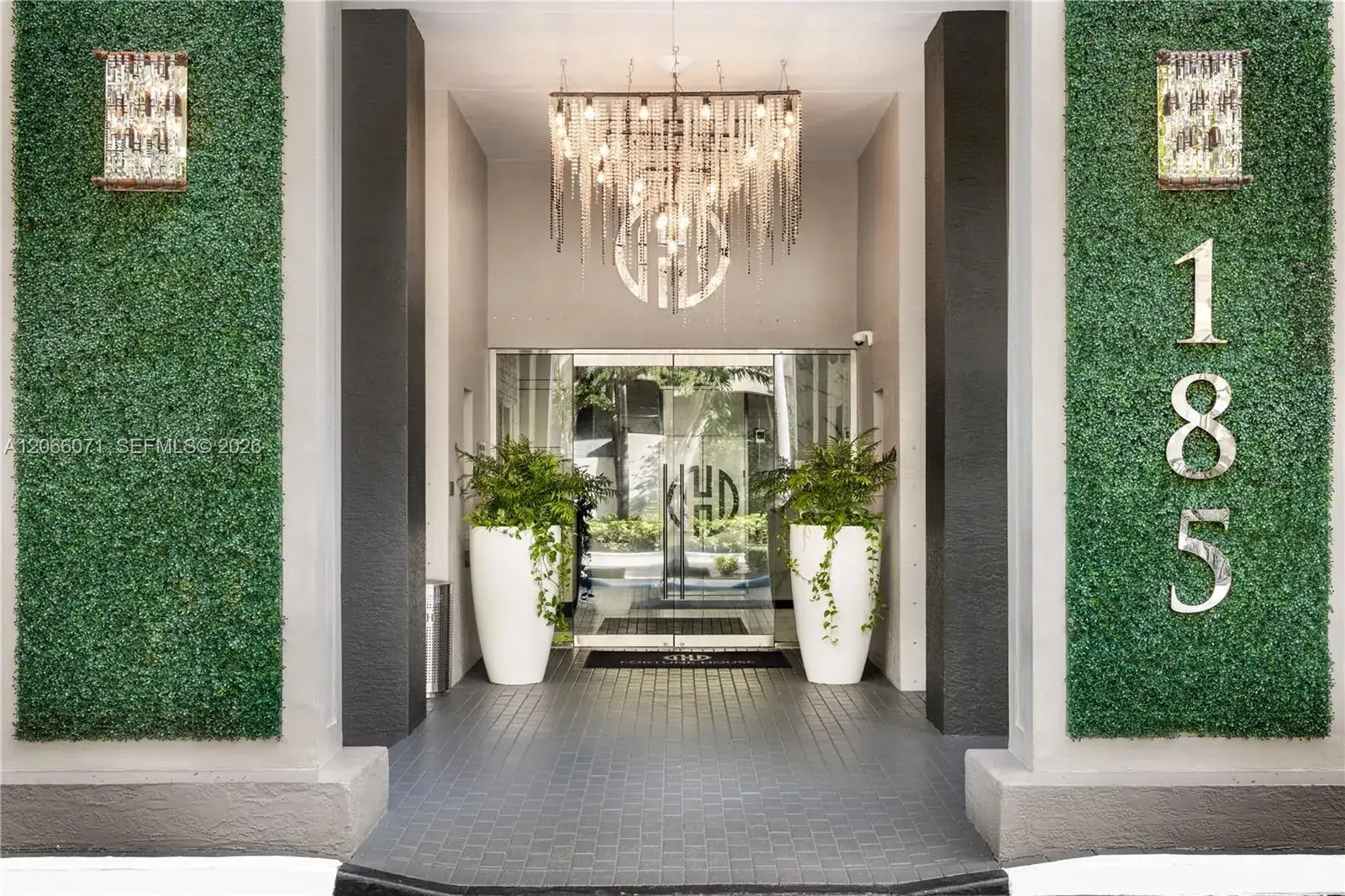 2 bedroom 2 bath Residential for sale at 185 SE 14th Ter # 1010, Miami FL 33131