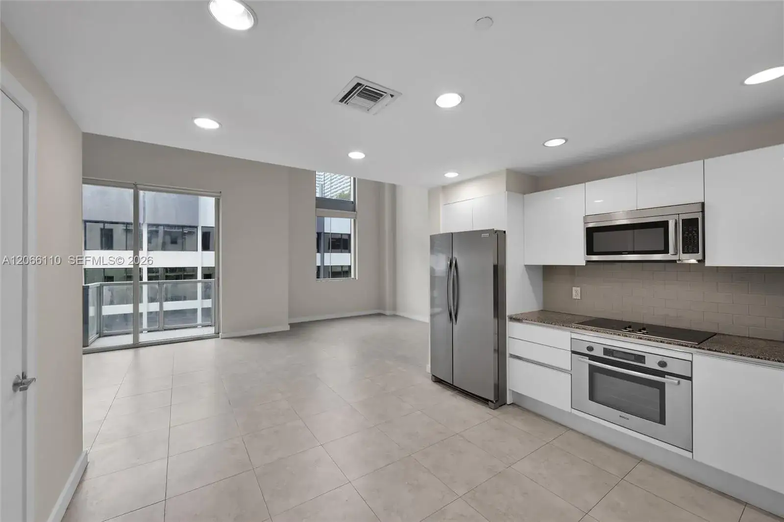 1 bedroom 1 bath Residential for sale at 1060 Brickell Ave # 815, Miami FL 33131