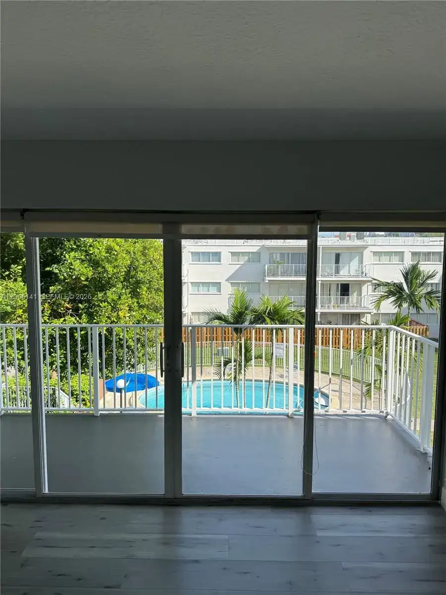 1 bedroom 1 bath Residential Lease for rent at 7713 SW 88th St # A315, Miami FL 33143