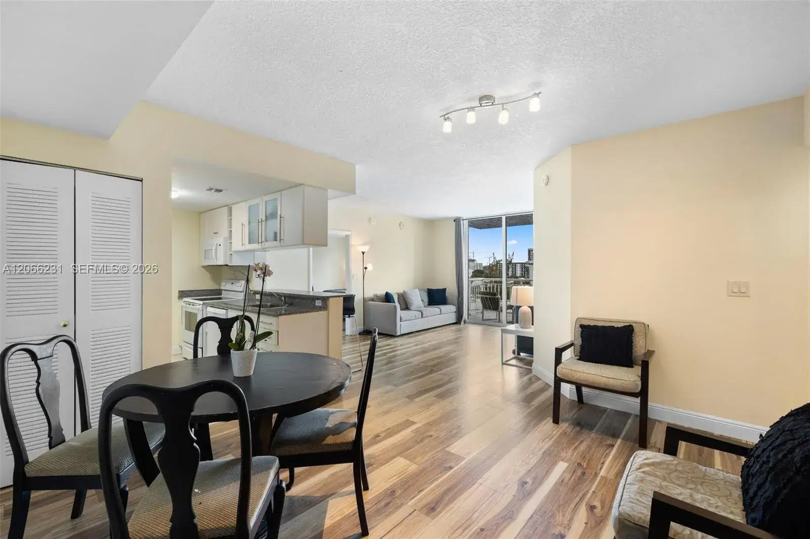 2 bedroom 2 bath Residential Lease for rent at 275 NE 18th St # 710, Miami FL 33132