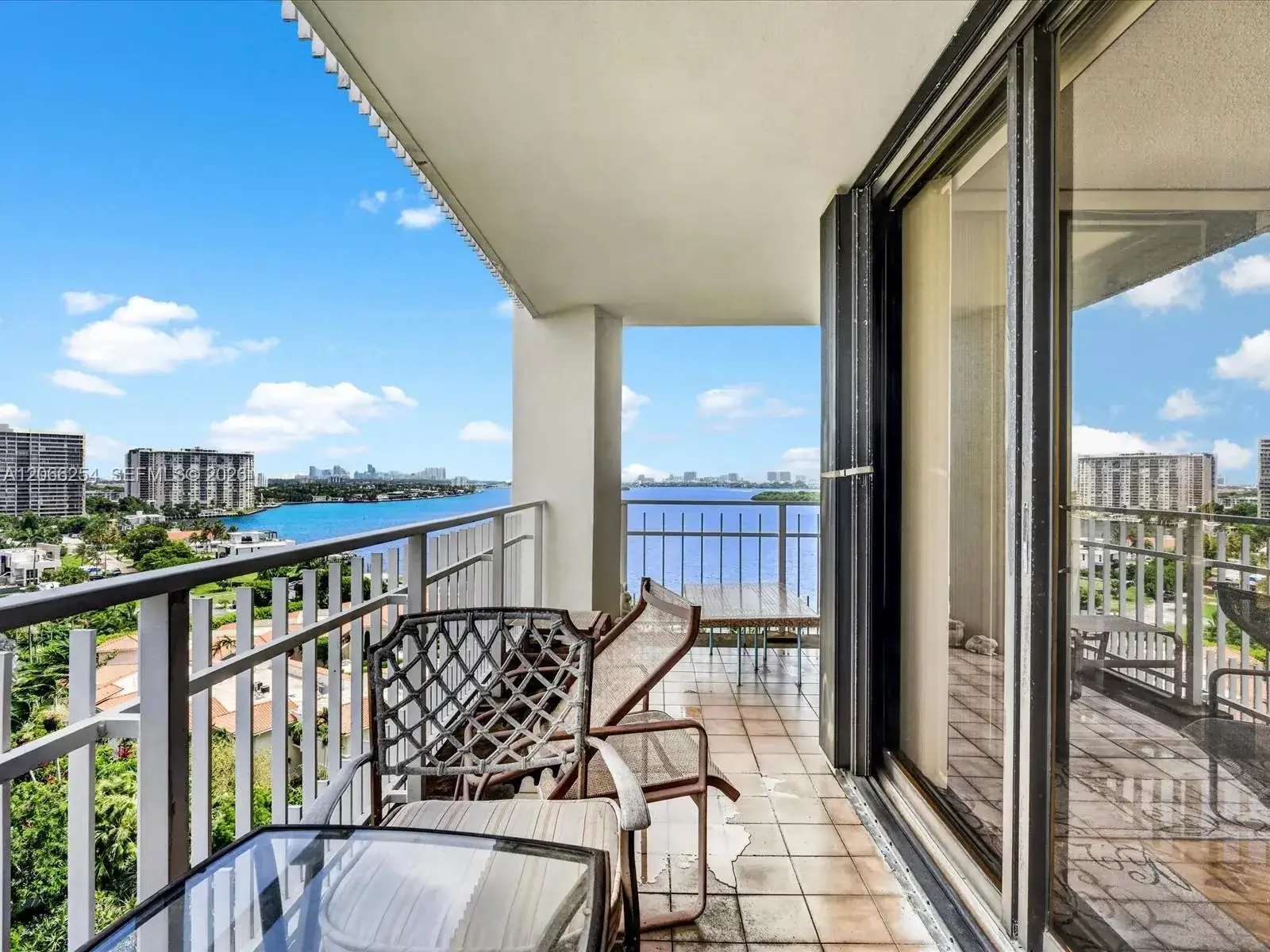 2 bedroom 2 bath Residential for sale at 4000 Towerside Ter # 1407, Miami FL 33138
