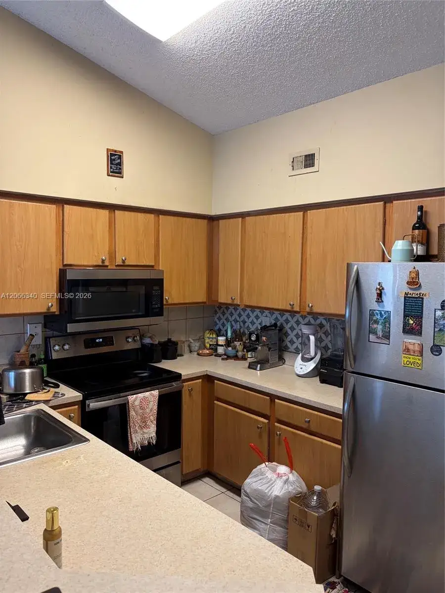 2 bedroom 2 bath Residential for sale at 2445 SW 18th Ter # 807, Fort Lauderdale FL 33315