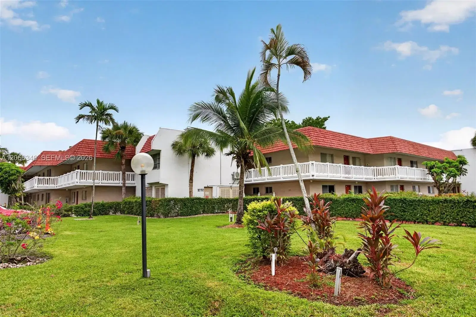 3 bedroom 2 bath Residential for sale at 3772 Inverrary Blvd # 101, Lauderhill FL 33319