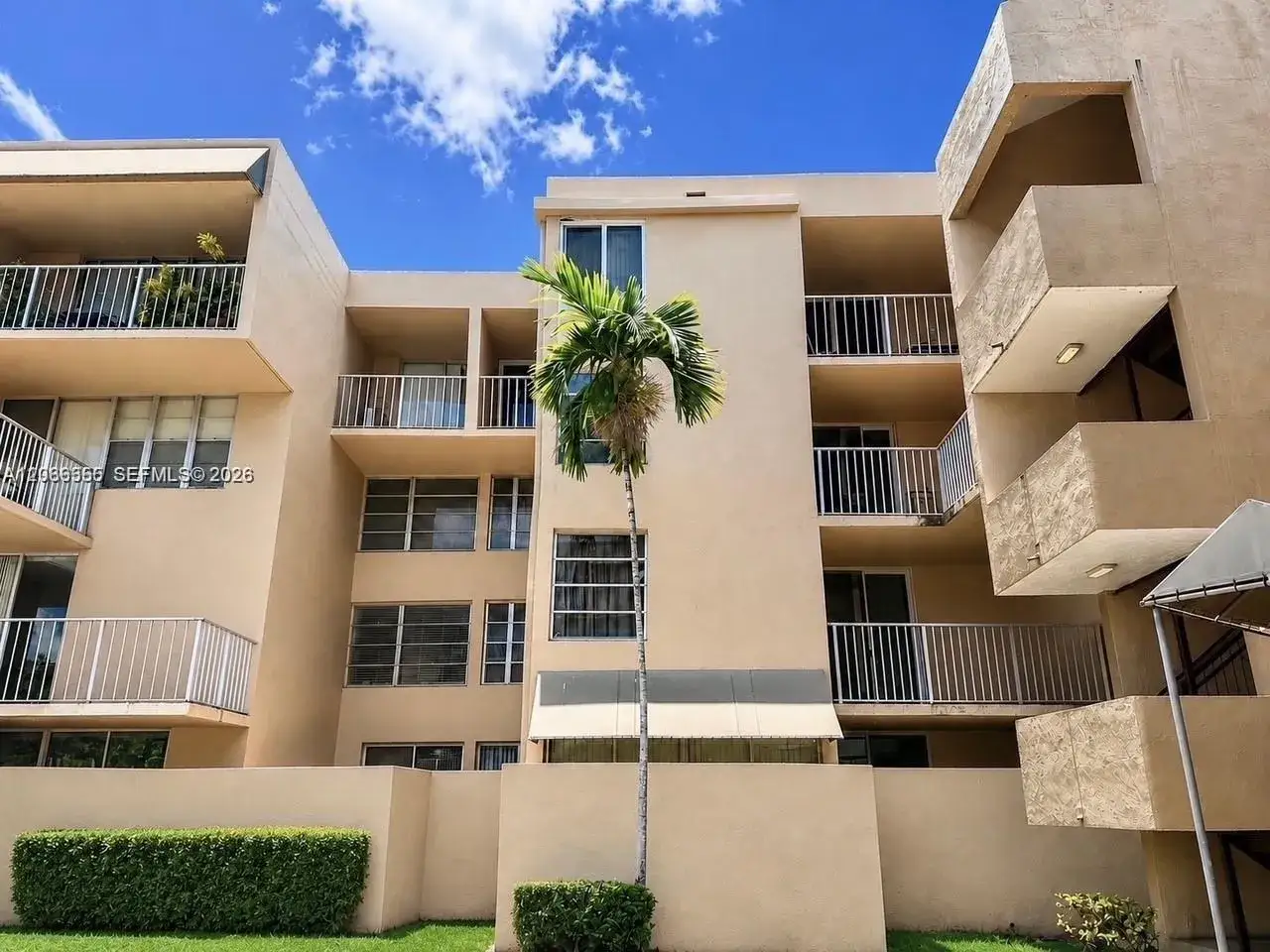 2 bedroom 2 bath Residential for sale at 10801 SW 109th Ct # D103, Miami FL 33176