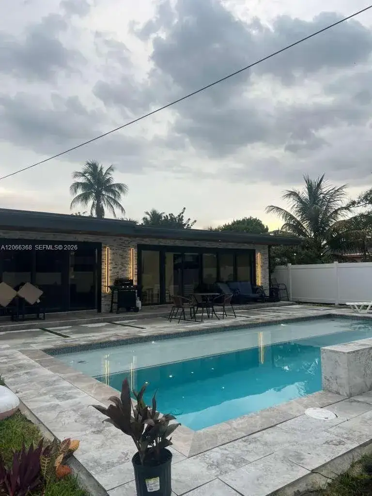5 bedroom 3 bath Residential Lease for rent at 39 SE 7th St, Dania Beach FL 33004