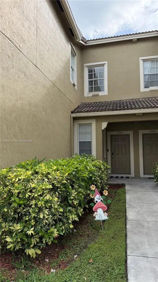 3 bedroom 2 bath Residential for sale at 4254 SW 132nd Way, Miramar FL 33027