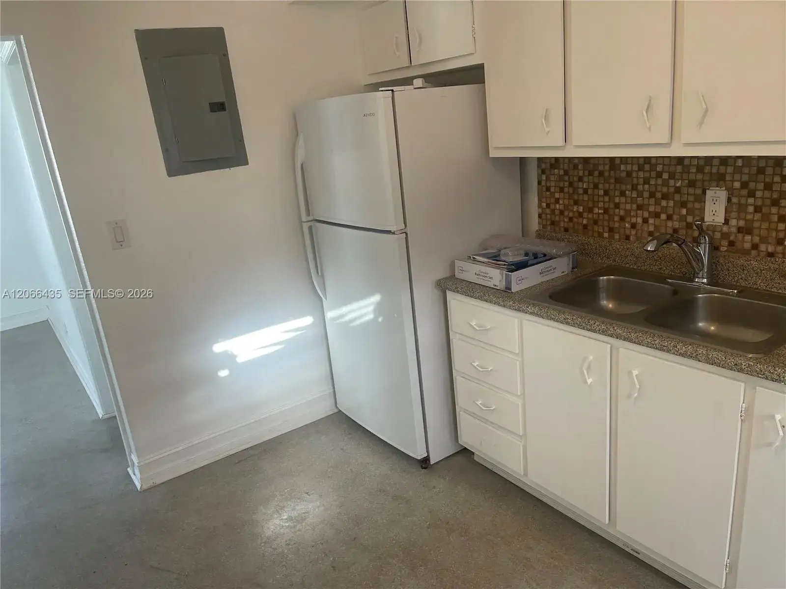 2 bedroom 2 bath Residential Lease for rent at 1400 N 16th Ave # 2, Hollywood FL 33020