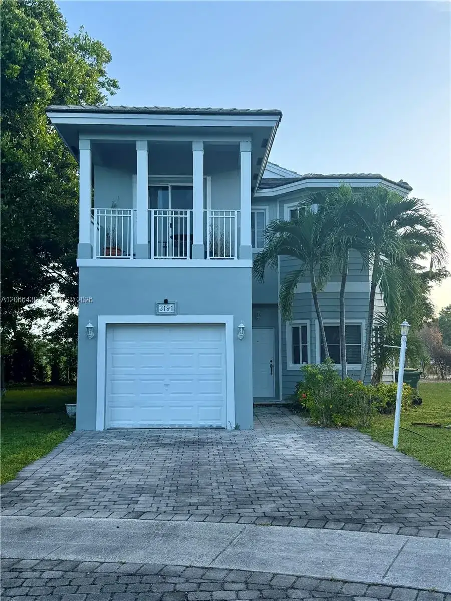 3191 NE 4th St, Homestead FL 33033
