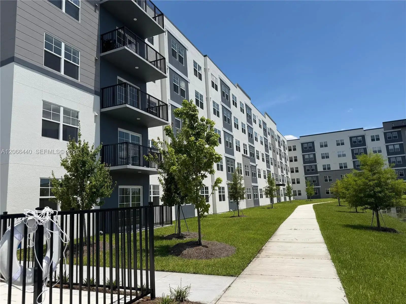 3 bedroom 2 bath Residential for sale at 5563 Millenia Park # 201, Orlando FL 32839