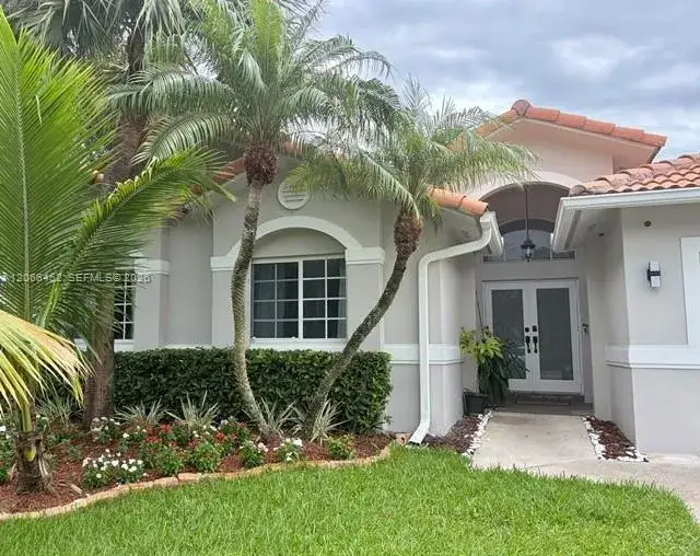16850 Crestview Ln, Weston FL 33326