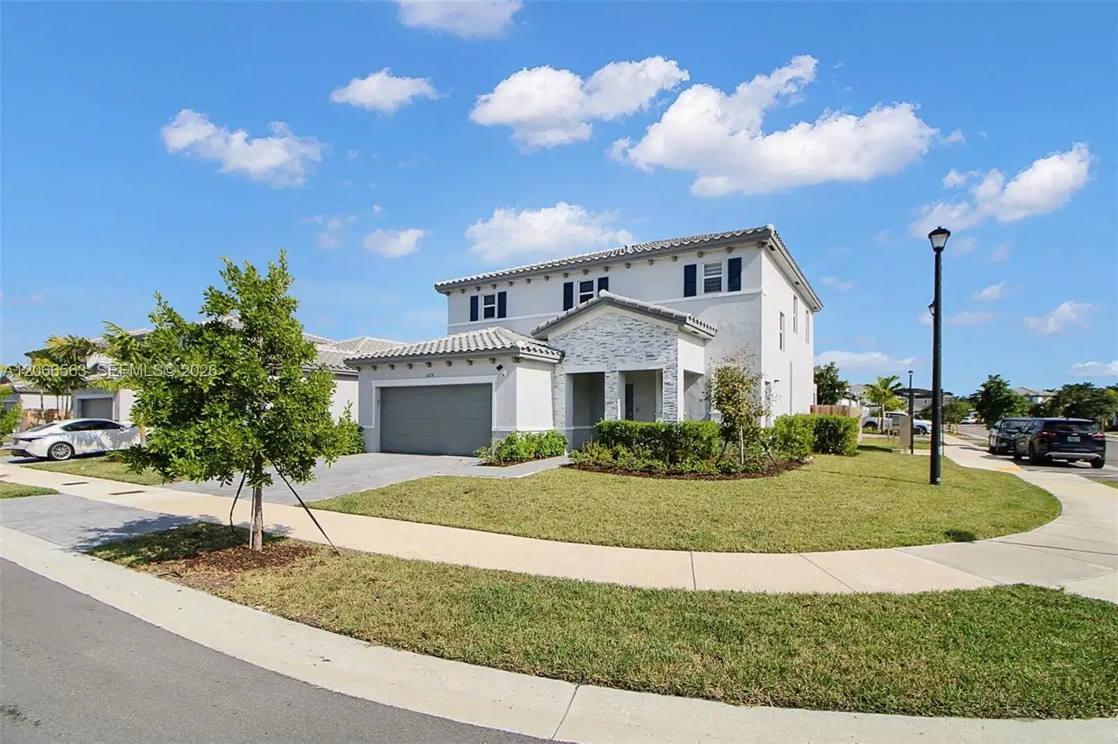5 bedroom 3 bath Residential for sale at 879 SE 26th Ter, Homestead FL 33035