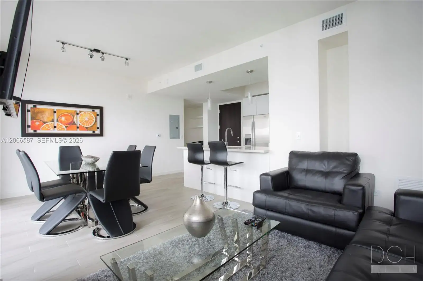 1 bedroom 1 bath Residential Lease for rent at 999 SW 1st Ave # 2915, Miami FL 33130