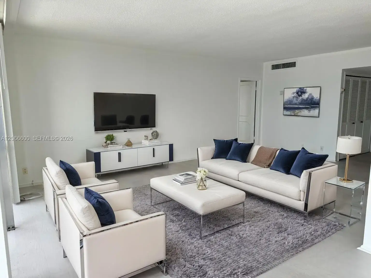 1 bedroom 1 bath Residential Lease for rent at 900 Bay Dr # 523, Miami Beach FL 33141