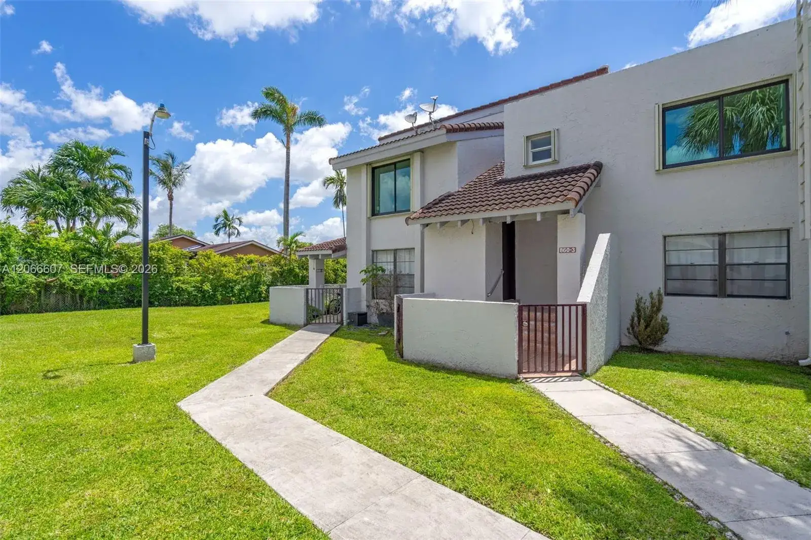 3 bedroom 2 bath Residential for sale at 860 NW 106th Ave # 5, Miami FL 33172