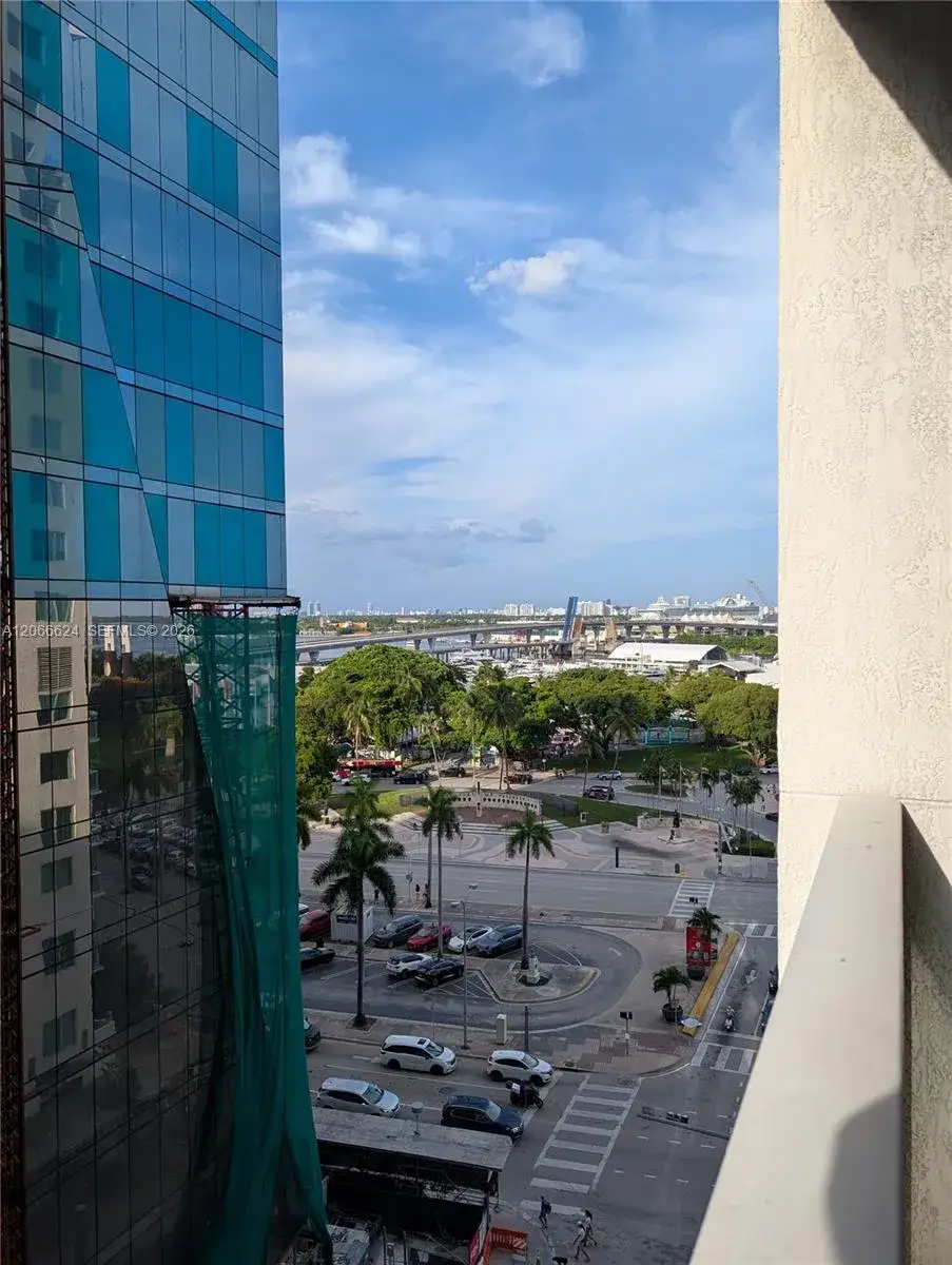 2 bedroom 2 bath Residential for sale at 244 Biscayne Blvd # 808, Miami FL 33132