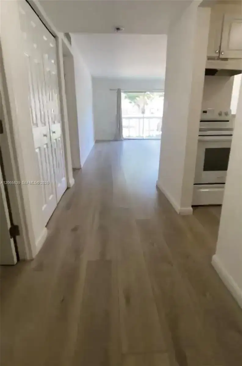 1 bedroom 1 bath Residential for sale at 15205 NE 6th Ave # D104, Miami FL 33162