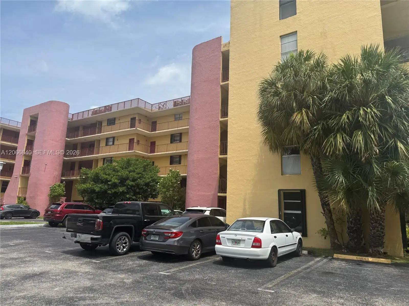 2 bedroom 2 bath Residential for sale at 8775 Park Blvd # 123, Miami FL 33172