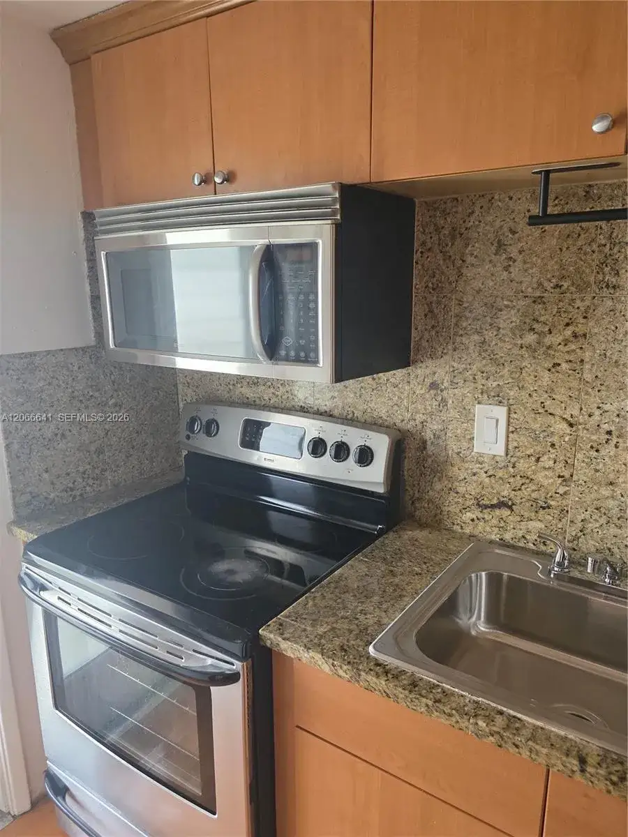 2 bedroom 1 bath Residential Lease for rent at 1500 SE 15th St # 318, Fort Lauderdale FL 33316