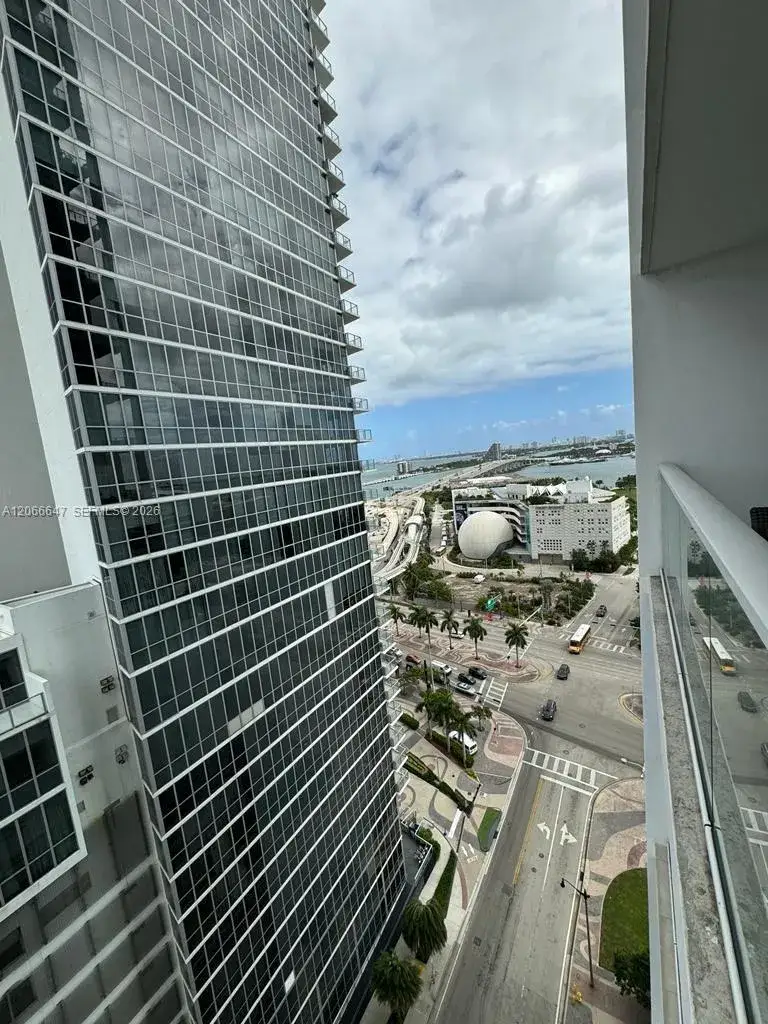 1 bedroom 1 bath Residential Lease for rent at 1040 Biscayne Blvd # 1505, Miami FL 33132