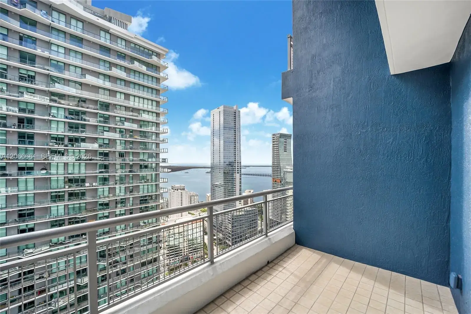 1 bedroom 1 bath Residential Lease for rent at 60 SW 13 ST # 4208, Miami FL 33130