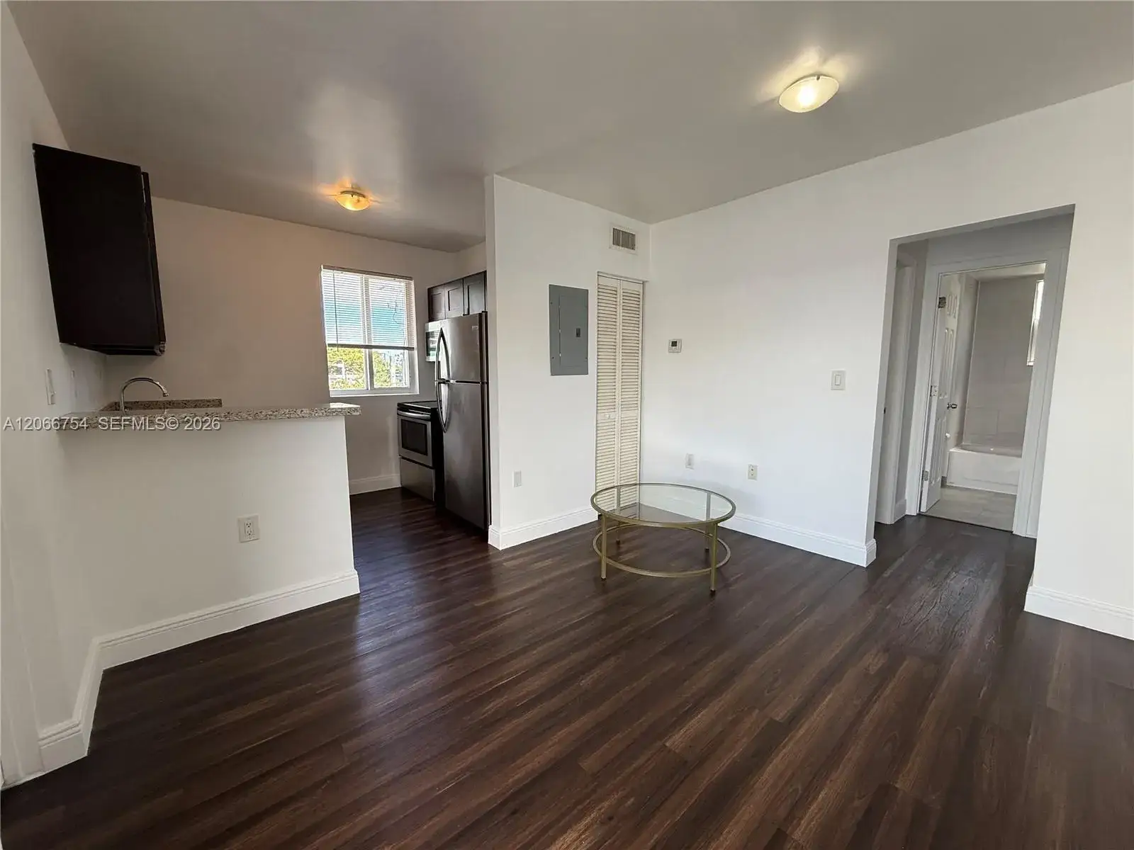2 bedroom 1 bath Residential Lease for rent at 540 NW 7th St # 35, Miami FL 33136