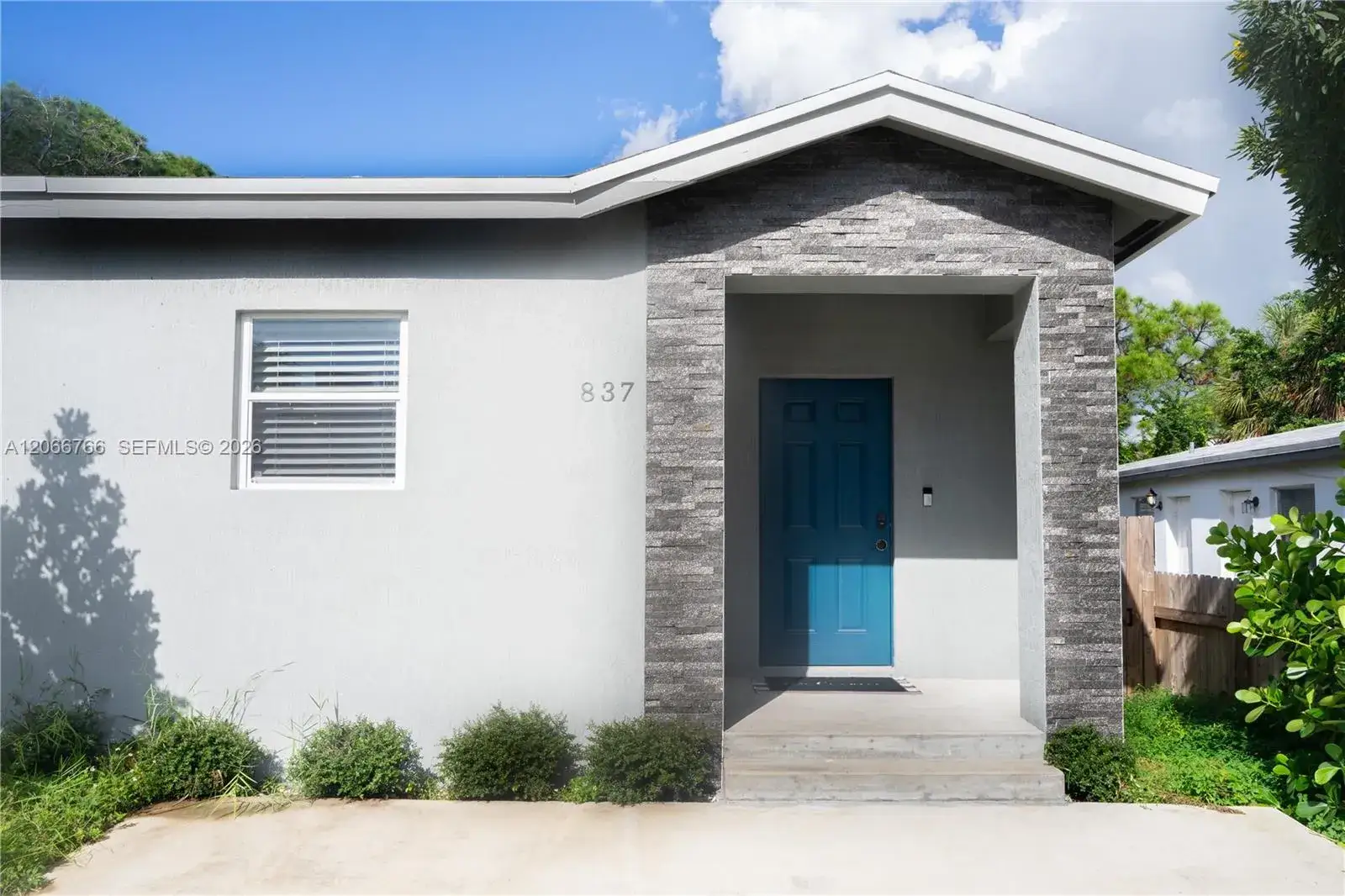 3 bedroom 2 bath Residential for sale at 837 NW 14th Way, Fort Lauderdale FL 33311