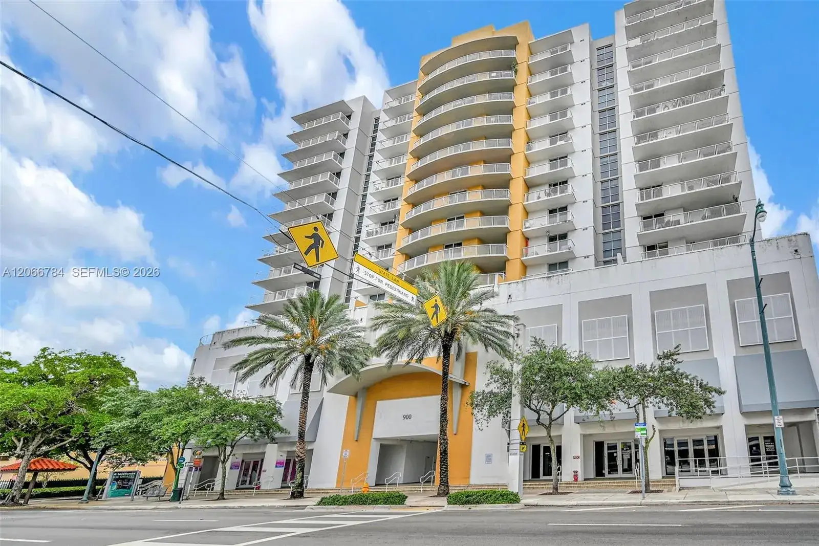 2 bedroom 2 bath Residential for sale at 900 SW 8th St # 908, Miami FL 33130