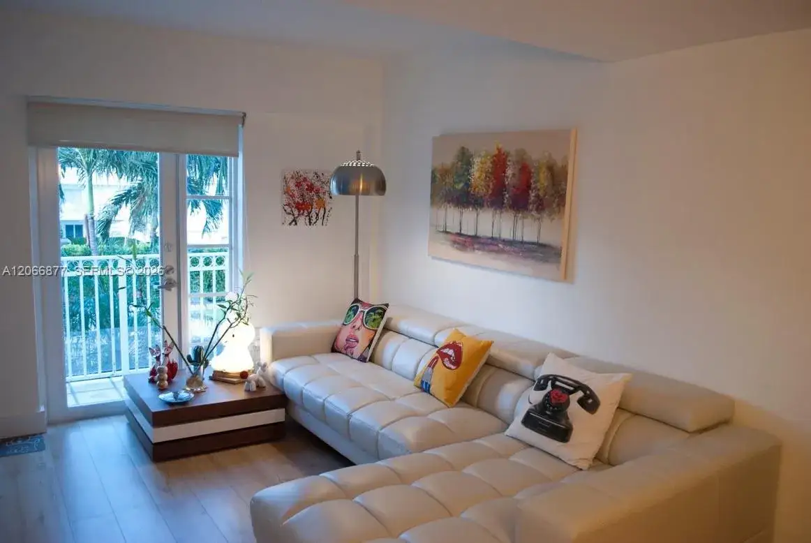 290 Sunrise Dr # 205, Key Biscayne FL 33149
