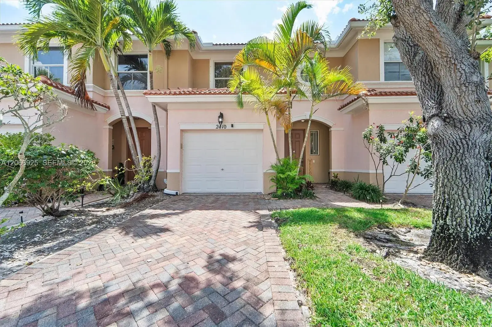 2 bedroom 2 bath Residential for sale at 2410 Seminole Palms Dr, Green Acres FL 33463