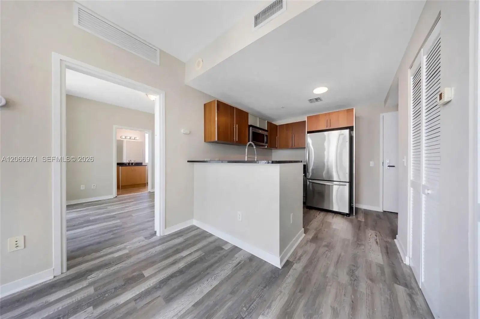 1 bedroom 1 bath Residential for sale at 300 S Biscayne Blvd # 2911, Miami FL 33131