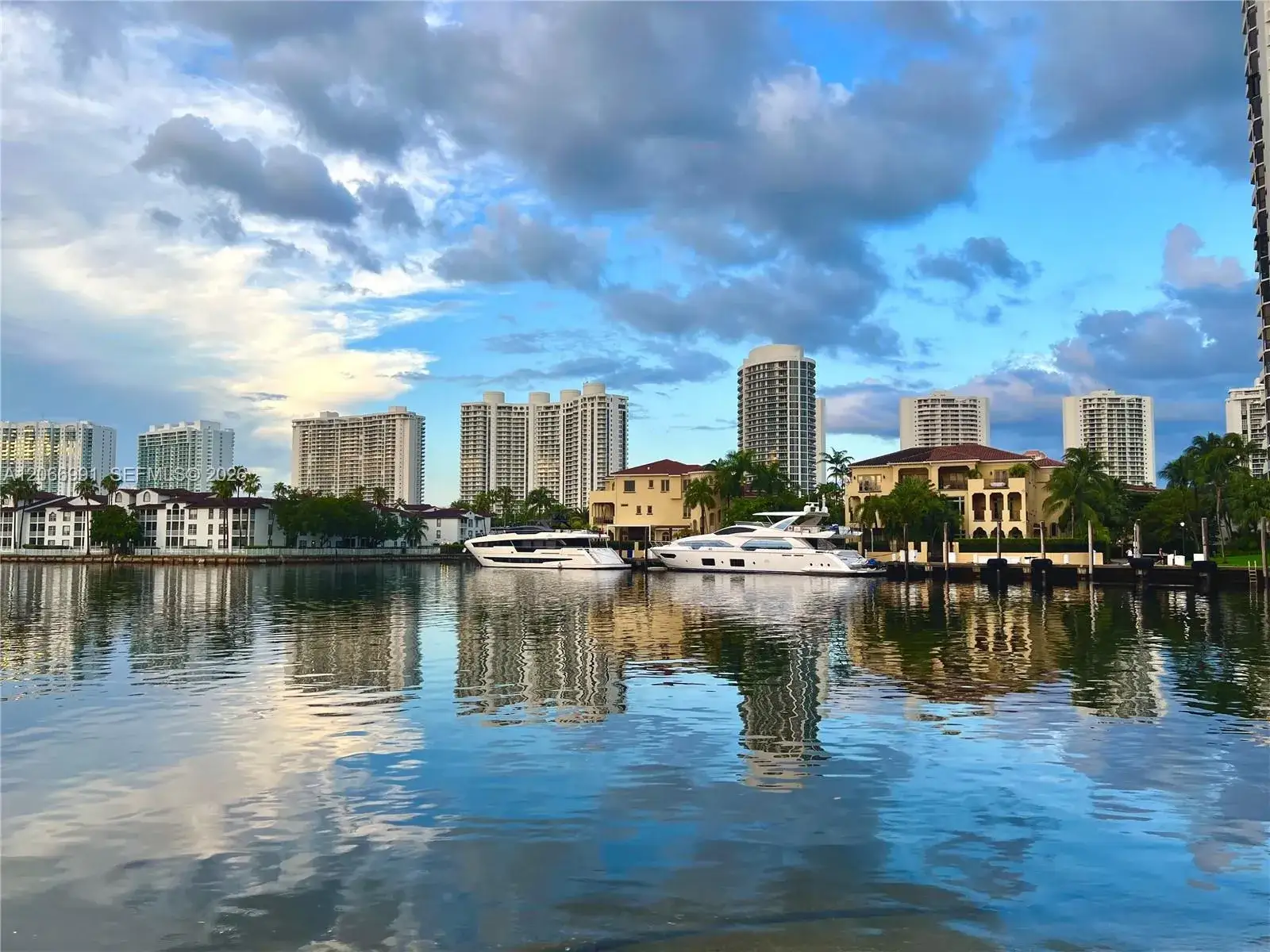 2 bedroom 2 bath Residential for sale at 3030 Marcos Dr # T104, Aventura FL 33160